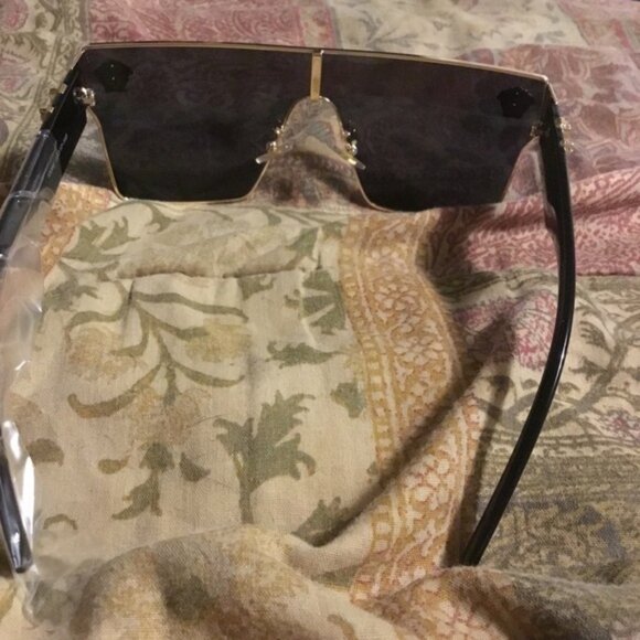 Large one piece Aviator Shades Driving beach Women Men Sunglasses Black Gold - Picture 4 of 6